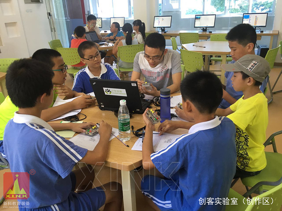 <a href='http://www.hlfbw.com' target='1' style='font-size:14px; font-weight:bold; color:#0080ff;'>创客实验室</a>
